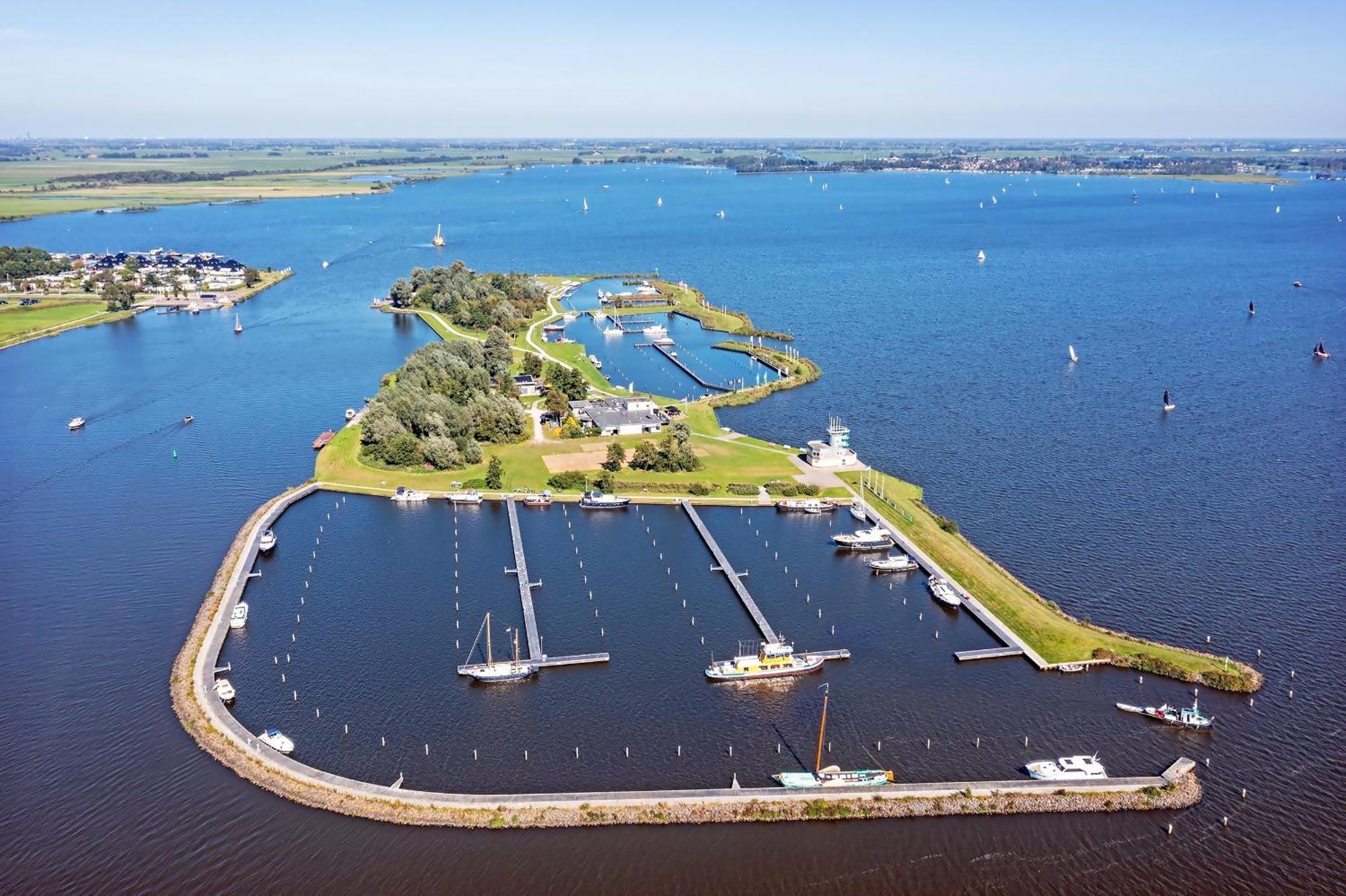 Welcome In - Houseboat Agua Dolce Met Tuin, Paviljoenwei 4, Sneek - Offingawier Exterior foto